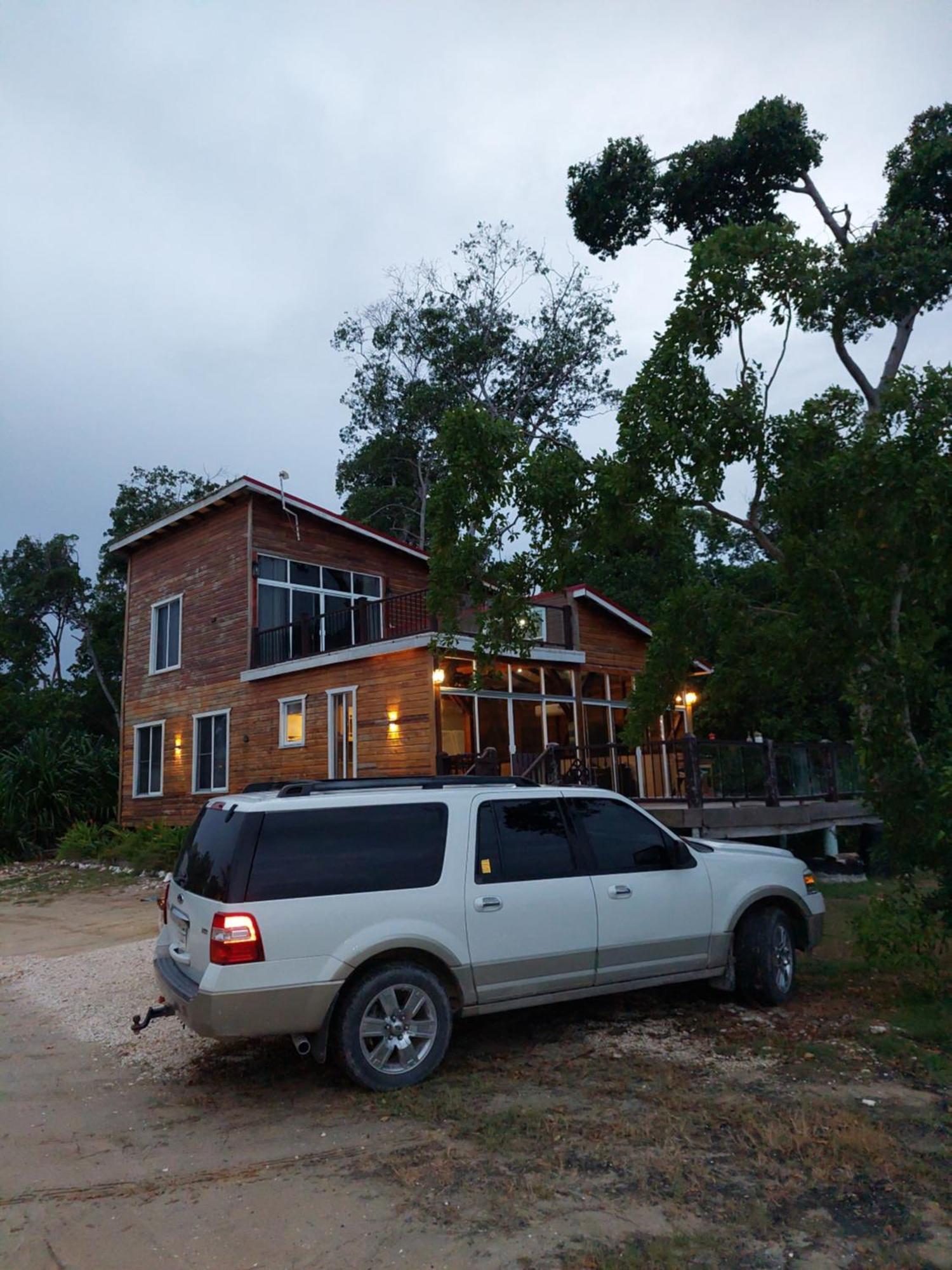 Seaside Chateau Resort Belize City Kültér fotó