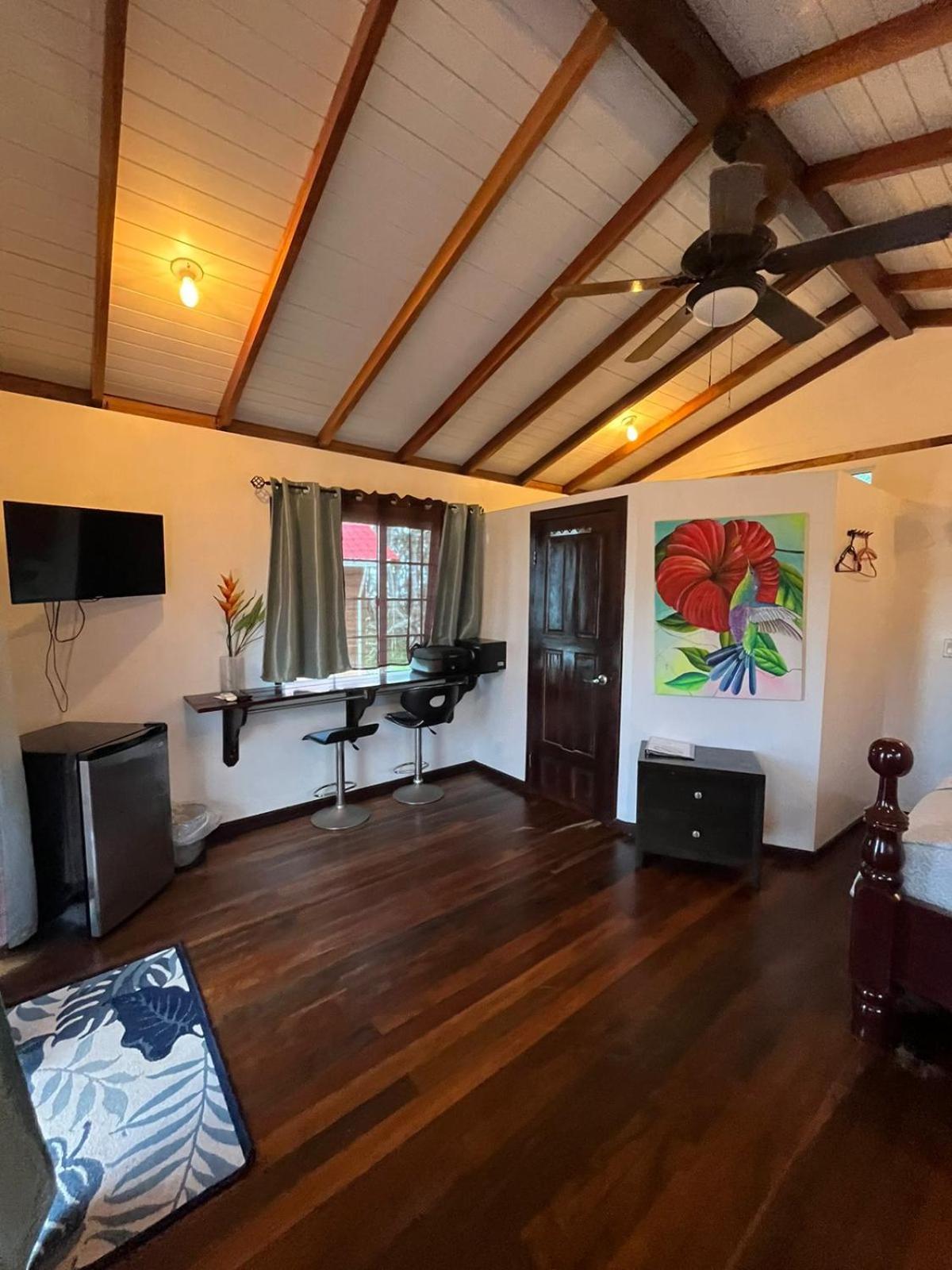 Seaside Chateau Resort Belize City Kültér fotó