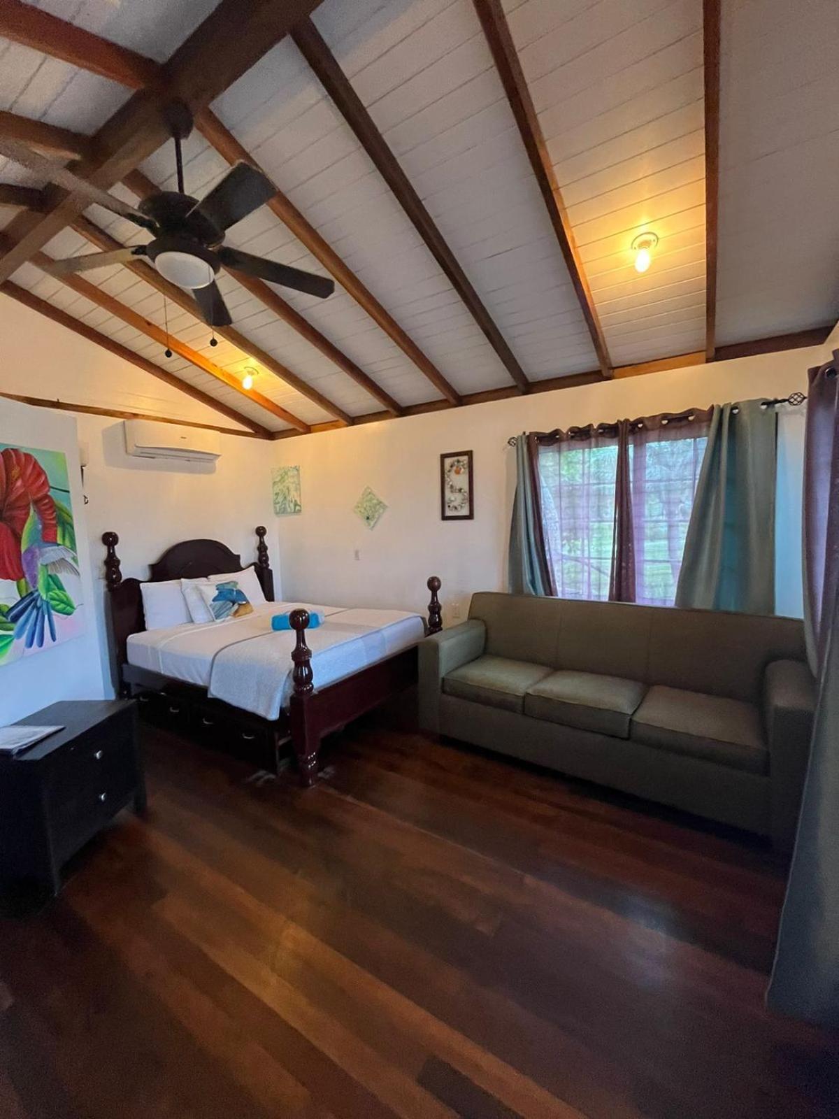 Seaside Chateau Resort Belize City Kültér fotó