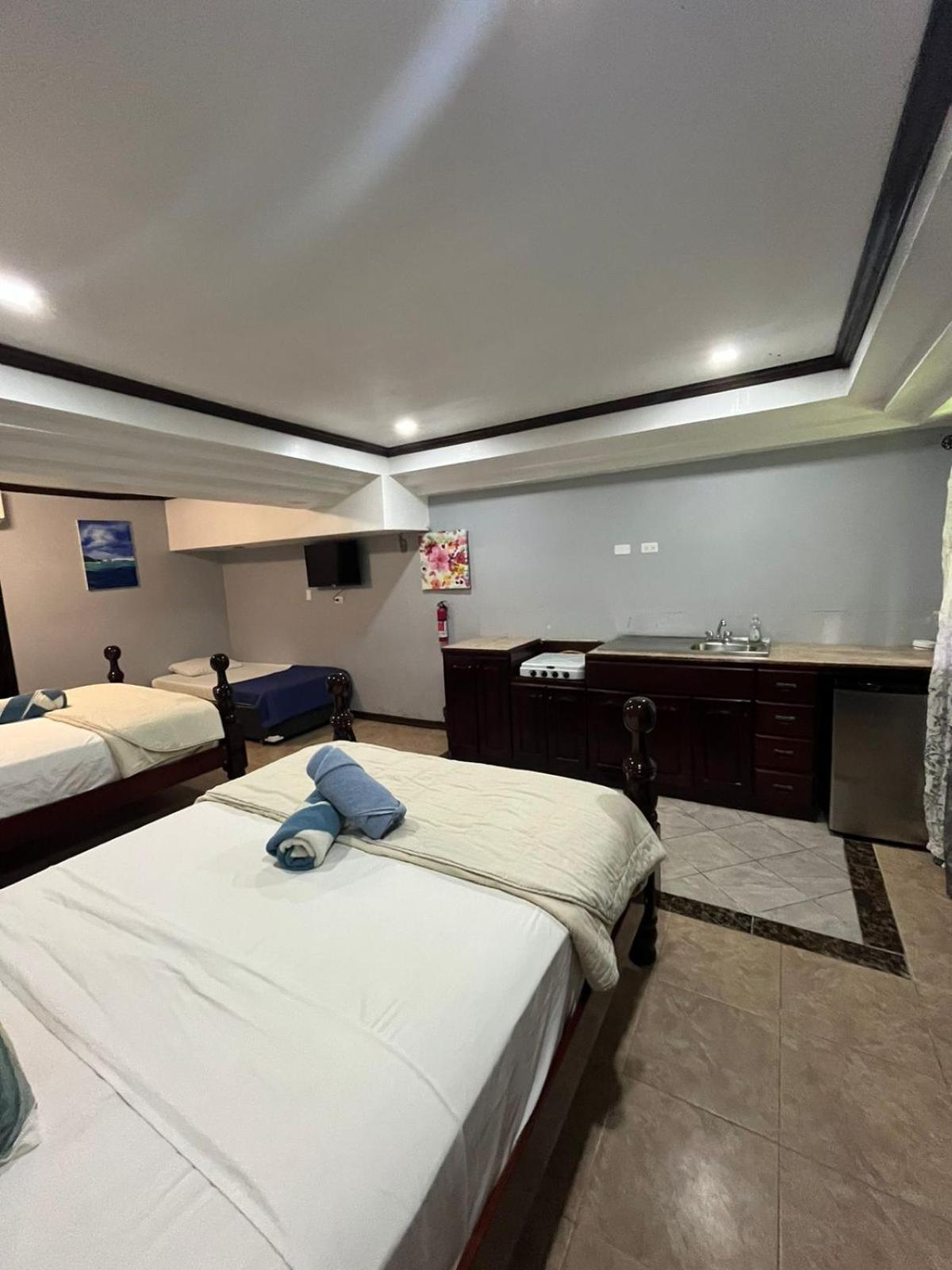Seaside Chateau Resort Belize City Kültér fotó