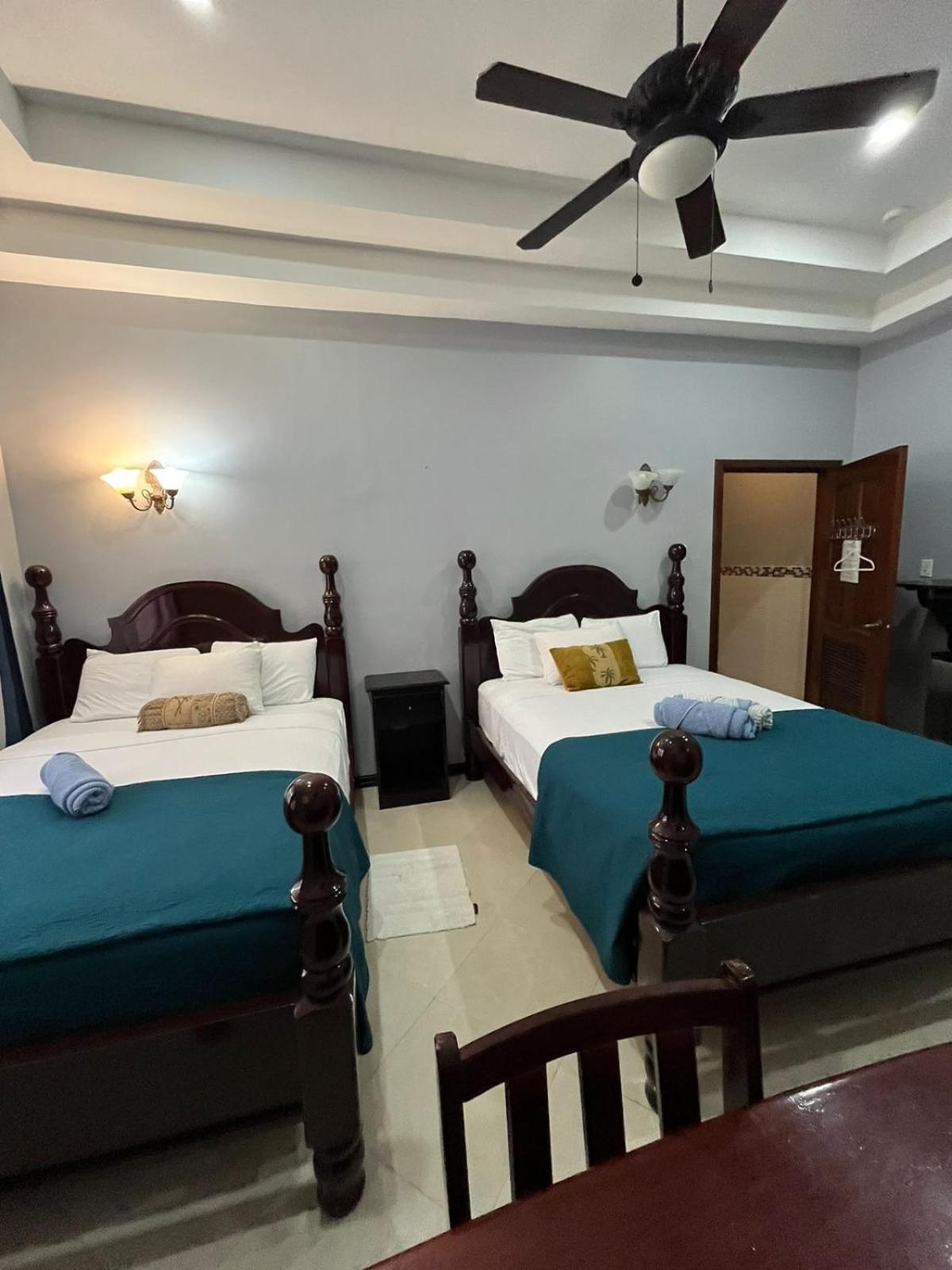 Seaside Chateau Resort Belize City Kültér fotó